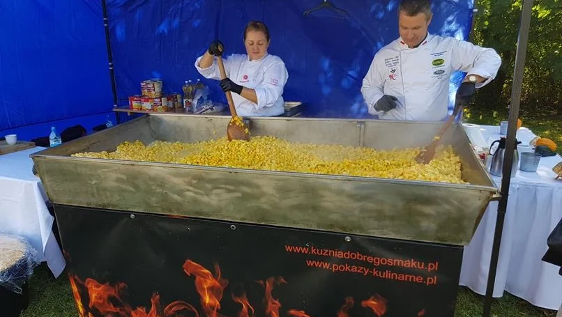 GOTOWANIE NA WIELKIEJ PATELNI W KRAPKOWICACH